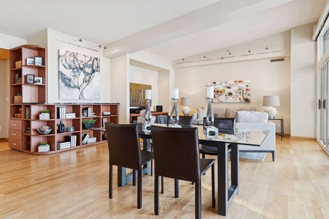 1201 Yale Place 2009, Minneapolis, MN 55403