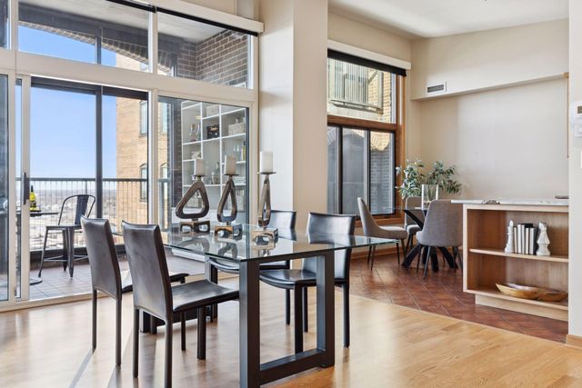 1201 Yale Place 2009, Minneapolis, MN 55403