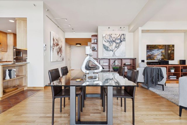 1201 Yale Place 2009, Minneapolis, MN 55403