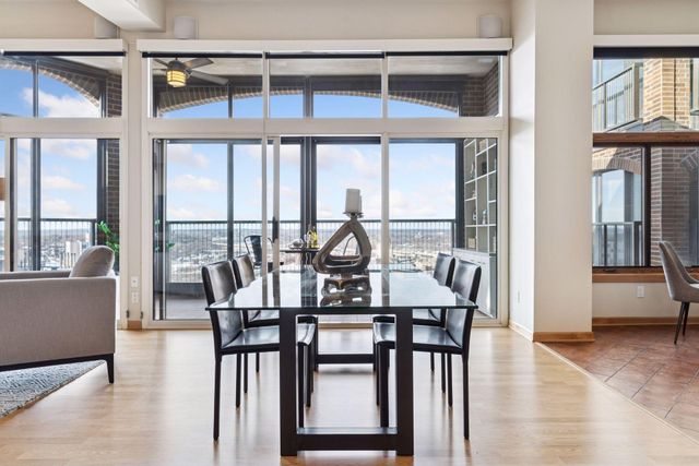 1201 Yale Place 2009, Minneapolis, MN 55403