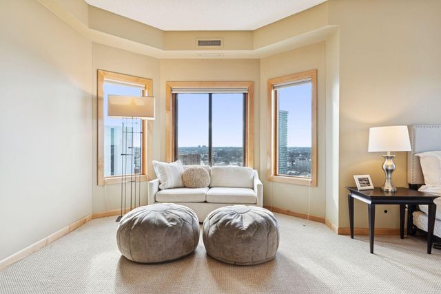 1201 Yale Place 2009, Minneapolis, MN 55403