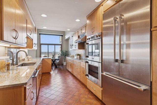 1201 Yale Place 2009, Minneapolis, MN 55403