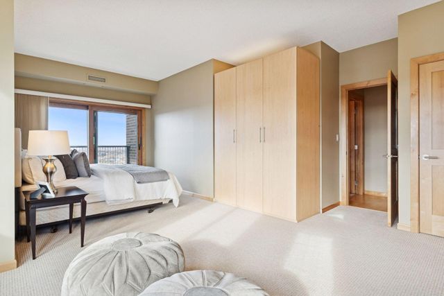 1201 Yale Place 2009, Minneapolis, MN 55403