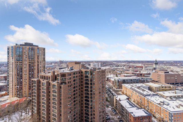 1201 Yale Place 2009, Minneapolis, MN 55403