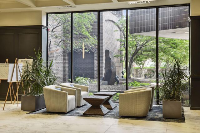 1201 Yale Place 2009, Minneapolis, MN 55403