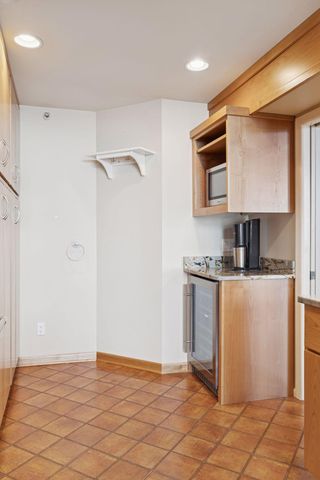 1201 Yale Place 2009, Minneapolis, MN 55403