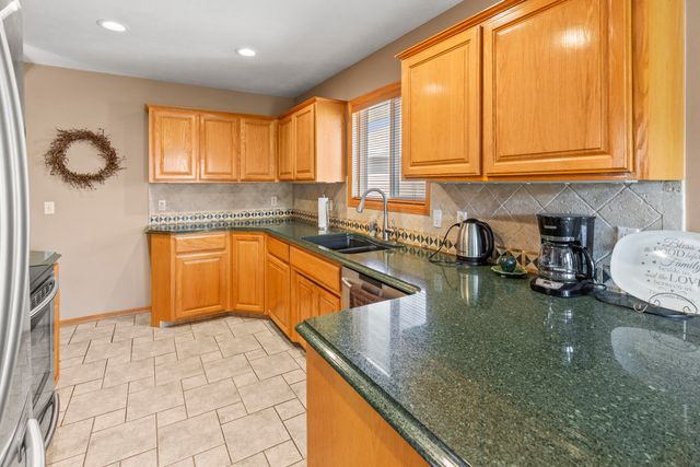 1017 SHOAL POINTE Drive, Carter Lake, IA 51510