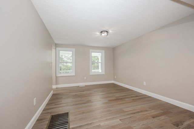 157 Hooksett Road, Auburn, NH 03032