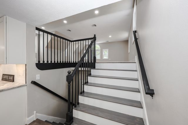 157 Hooksett Road, Auburn, NH 03032