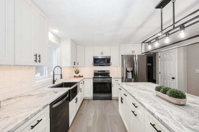157 Hooksett Road, Auburn, NH 03032