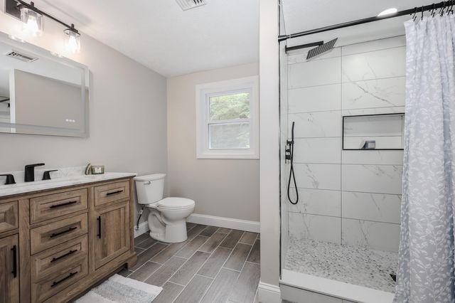 157 Hooksett Road, Auburn, NH 03032