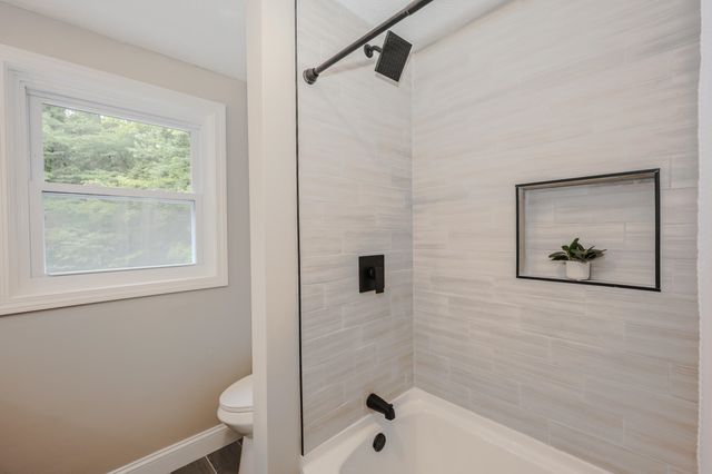 157 Hooksett Road, Auburn, NH 03032