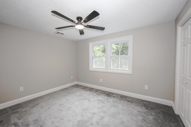 157 Hooksett Road, Auburn, NH 03032