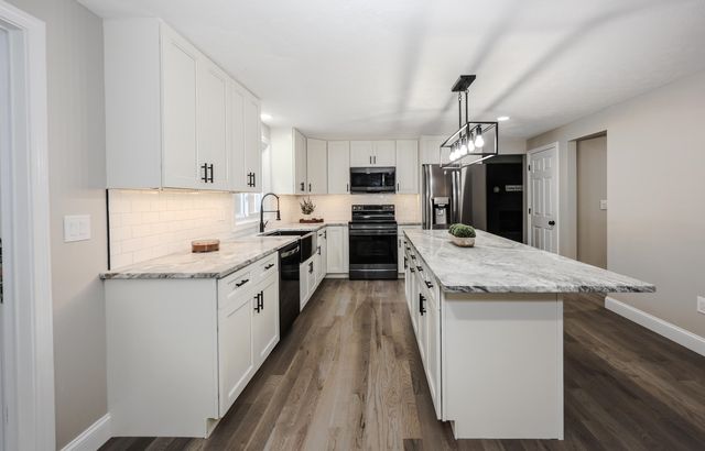 157 Hooksett Road, Auburn, NH 03032