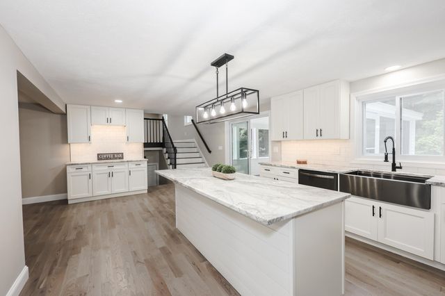 157 Hooksett Road, Auburn, NH 03032