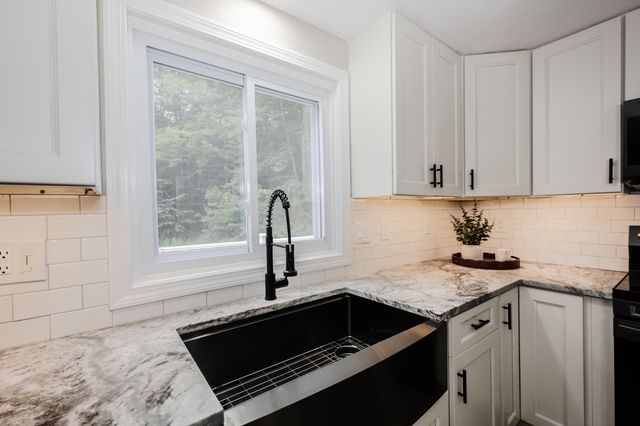 157 Hooksett Road, Auburn, NH 03032