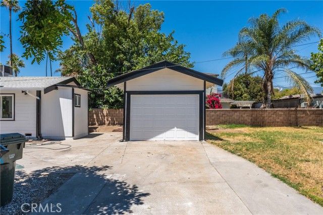 2105 Genevieve, San Bernardino, CA 92405