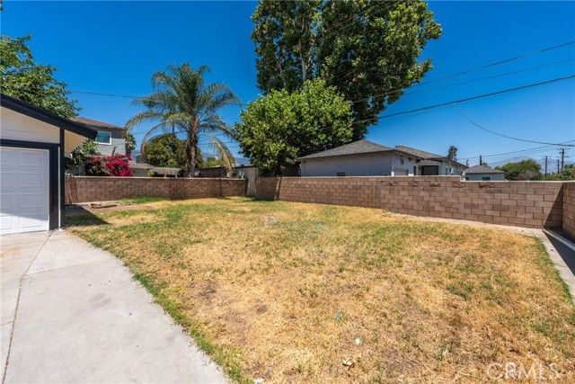 2105 Genevieve, San Bernardino, CA 92405