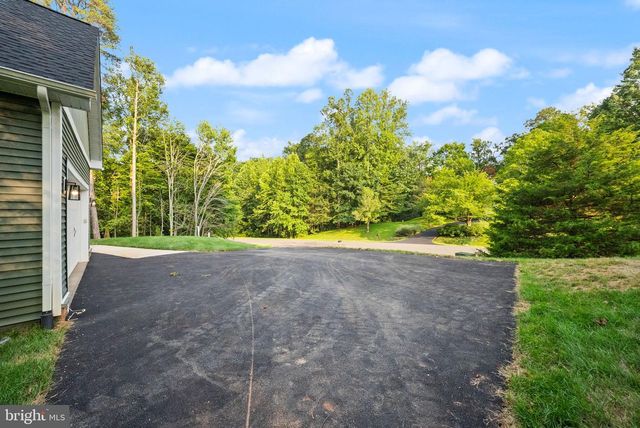 8020 PINNACLE RIDGE DR, Manassas, VA 20112