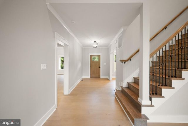 8020 PINNACLE RIDGE DR, Manassas, VA 20112