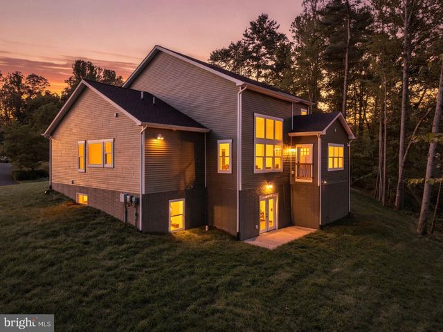 8020 PINNACLE RIDGE DR, Manassas, VA 20112