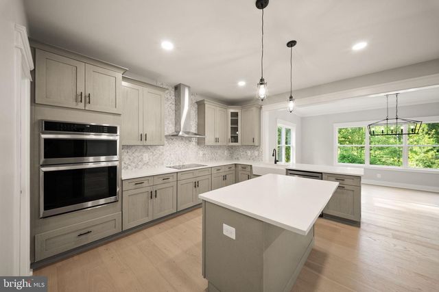8020 PINNACLE RIDGE DR, Manassas, VA 20112
