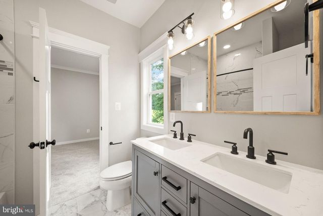 8020 PINNACLE RIDGE DR, Manassas, VA 20112