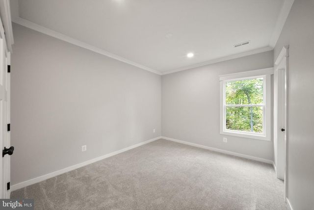 8020 PINNACLE RIDGE DR, Manassas, VA 20112