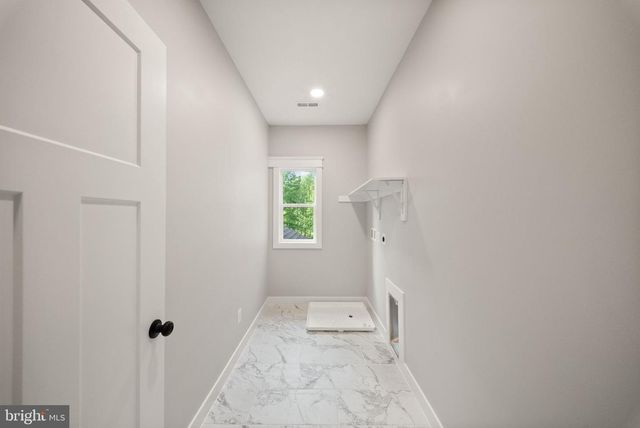 8020 PINNACLE RIDGE DR, Manassas, VA 20112