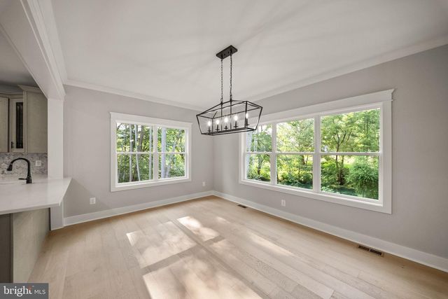8020 PINNACLE RIDGE DR, Manassas, VA 20112