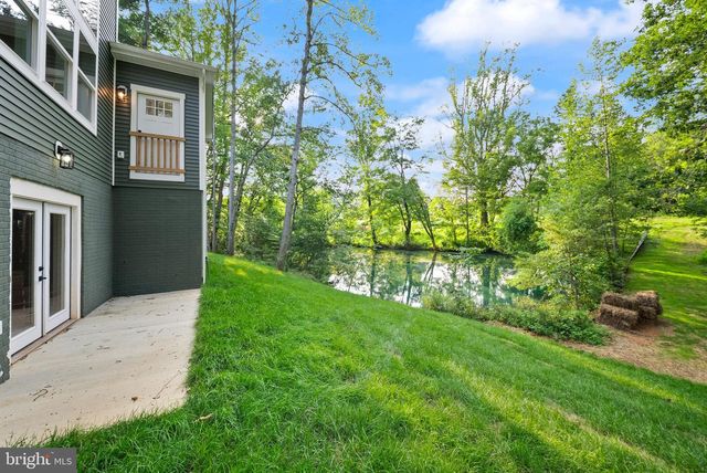 8020 PINNACLE RIDGE DR, Manassas, VA 20112