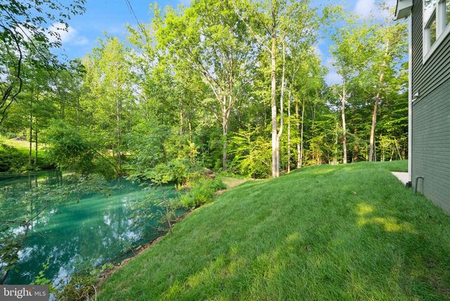 8020 PINNACLE RIDGE DR, Manassas, VA 20112