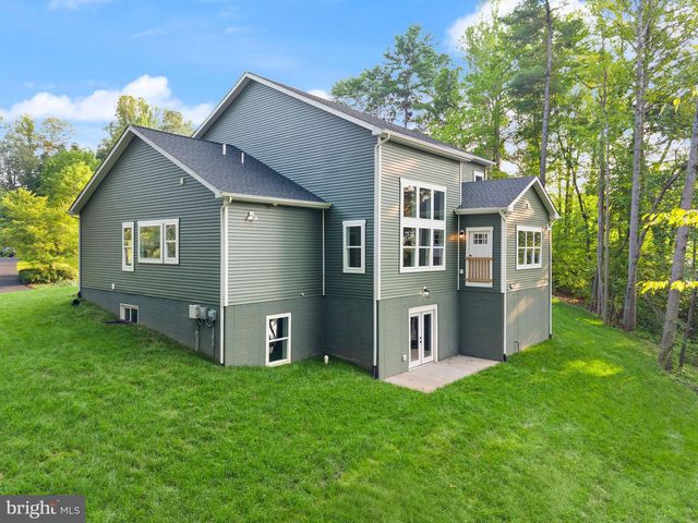 8020 PINNACLE RIDGE DR, Manassas, VA 20112