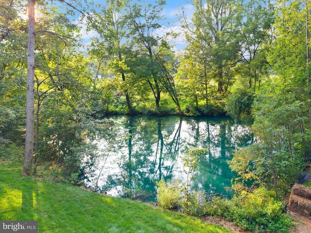 8020 PINNACLE RIDGE DR, Manassas, VA 20112