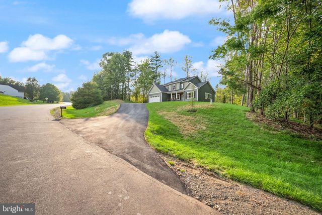 8020 PINNACLE RIDGE DR, Manassas, VA 20112