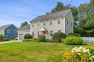 14 Merrill Ave, Amesbury, MA 01913