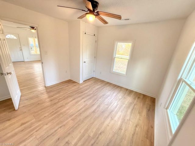 3546 N Old 52 Road, Pinnacle, NC 27043