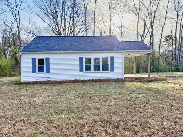 3546 N Old 52 Road, Pinnacle, NC 27043