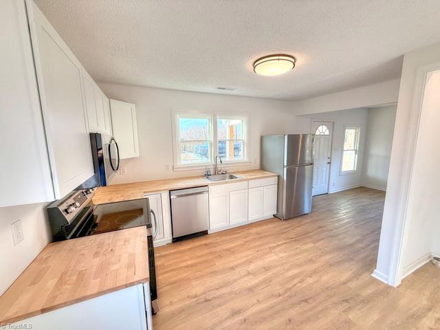 3546 N Old 52 Road, Pinnacle, NC 27043