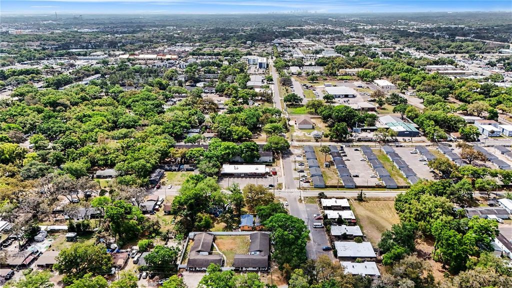 Image 18 of property listing at 14207 N 12TH STREET A, Tampa, FL 33613