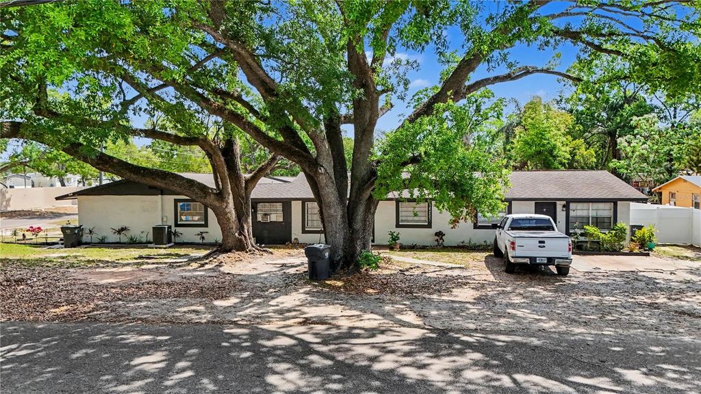 Image 5 of property listing at 14207 N 12TH STREET A, Tampa, FL 33613