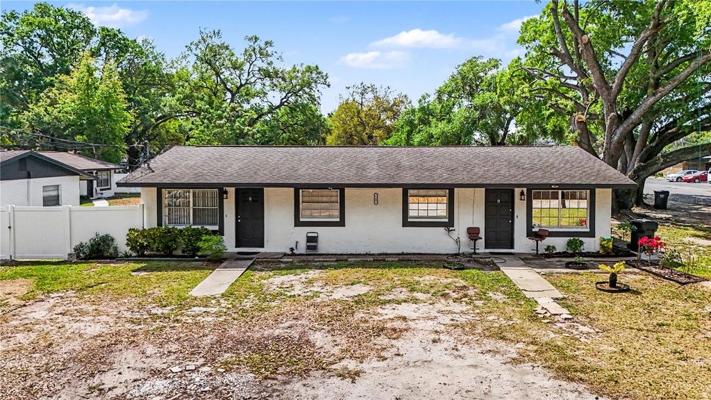 Image 8 of property listing at 14207 N 12TH STREET A, Tampa, FL 33613
