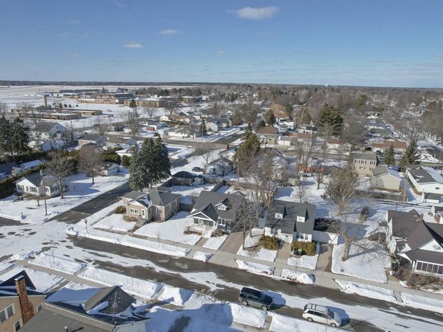 1612 17TH AVENUE, Menominee, MI 49858