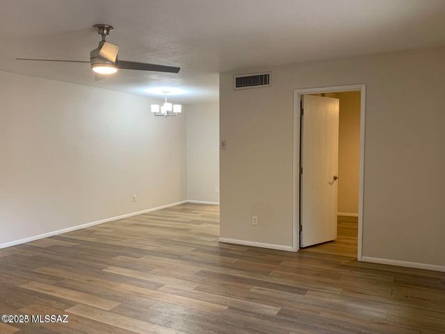 6255 N Camino Pimeria Alta Apt 37, Tucson, AZ 85718