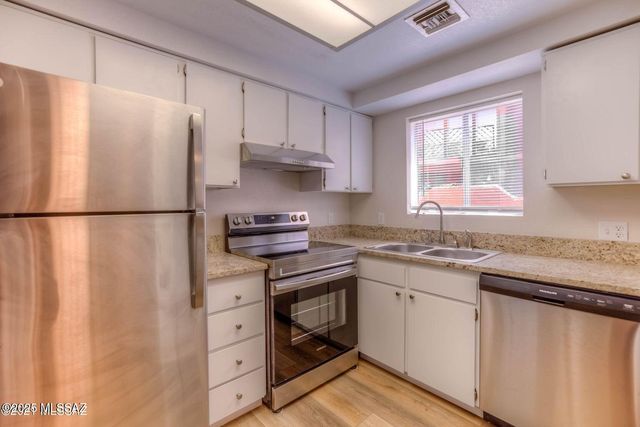 6255 N Camino Pimeria Alta Apt 37, Tucson, AZ 85718