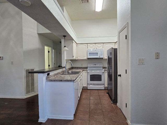 2081 Stillwater Place, Lewisville, TX 75067