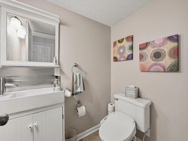 225 Triumph Drive NW, Atlanta, GA 30327