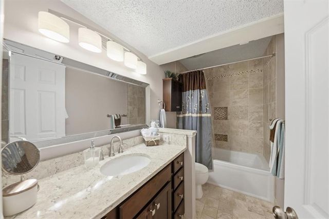 225 Triumph Drive NW, Atlanta, GA 30327