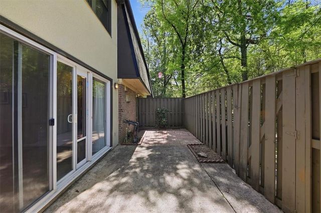 225 Triumph Drive NW, Atlanta, GA 30327