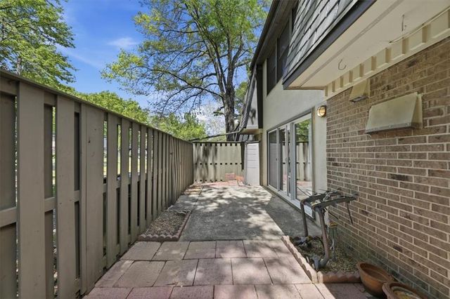 225 Triumph Drive NW, Atlanta, GA 30327